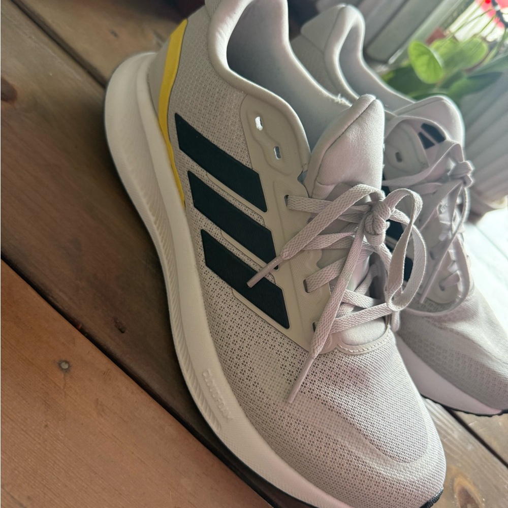 Adidas women’s Runfalcon 5 running shoes